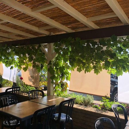 Room Bistro 33 Commugny Экстерьер фото